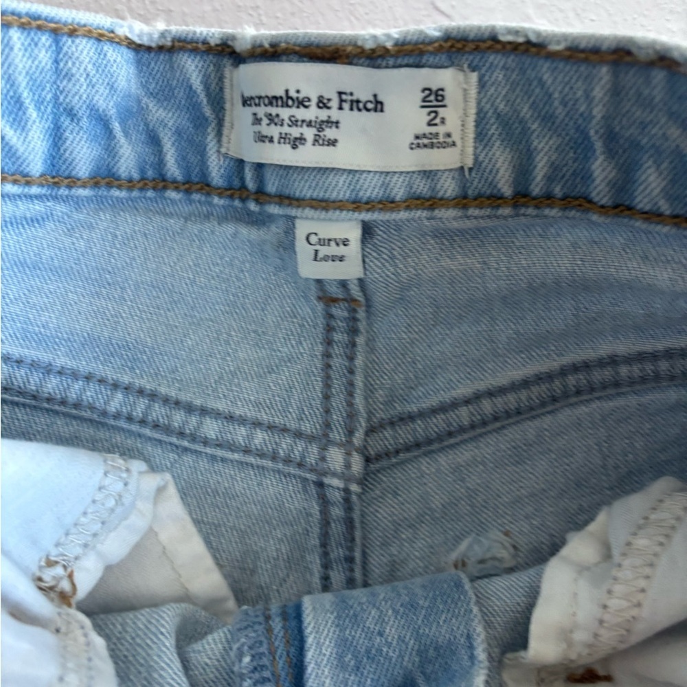 Abercrombie & Fitch The 90’s Straight Ultra High Rise Curve Love Jean - Picture 4 of 6